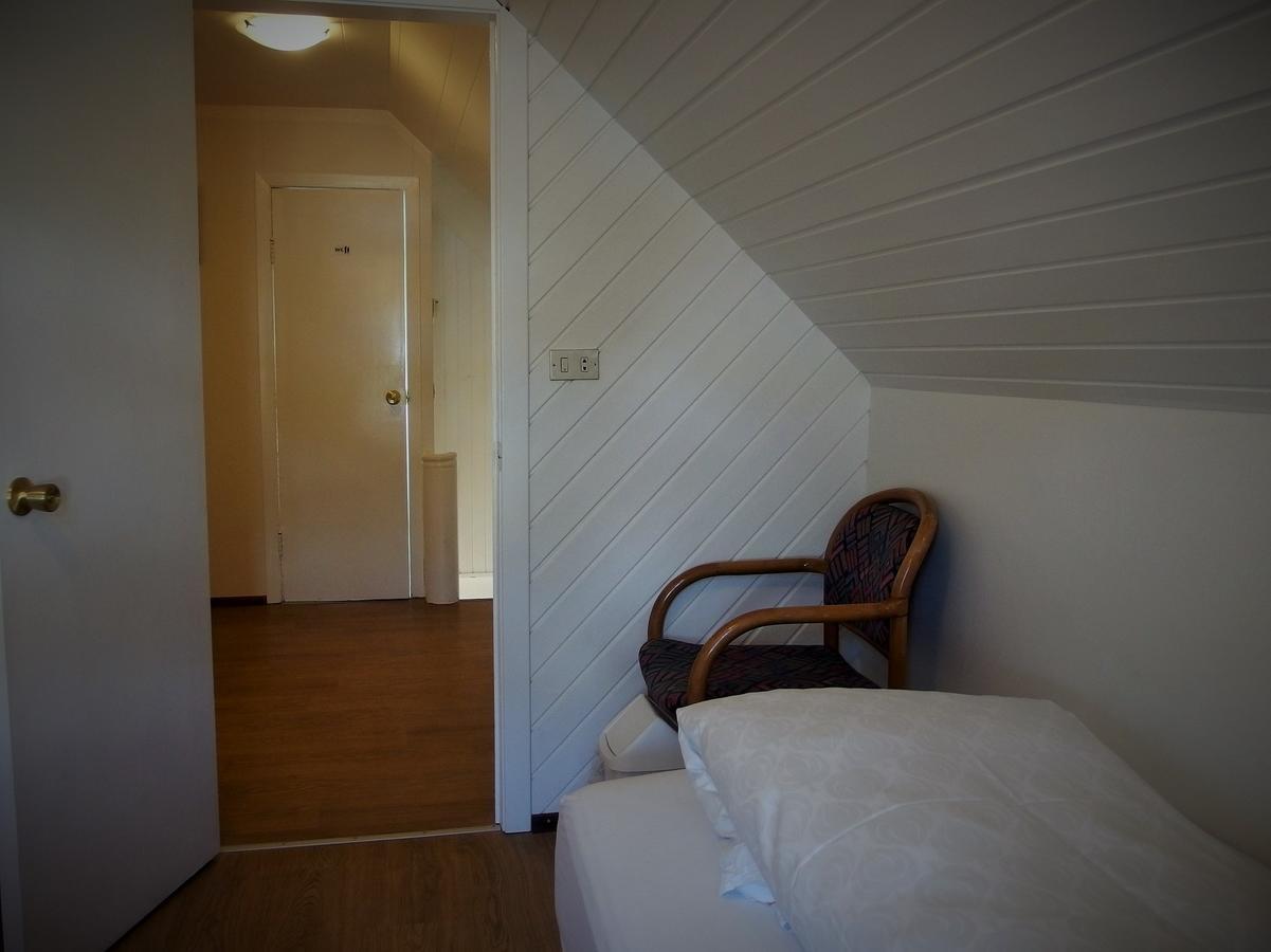 Husavik Hostel Экстерьер фото
