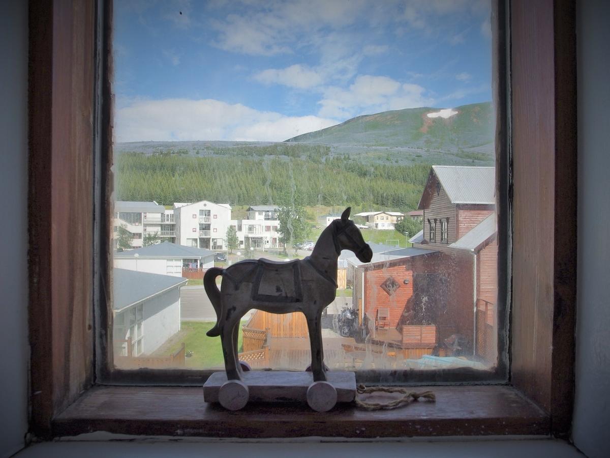 Husavik Hostel Экстерьер фото