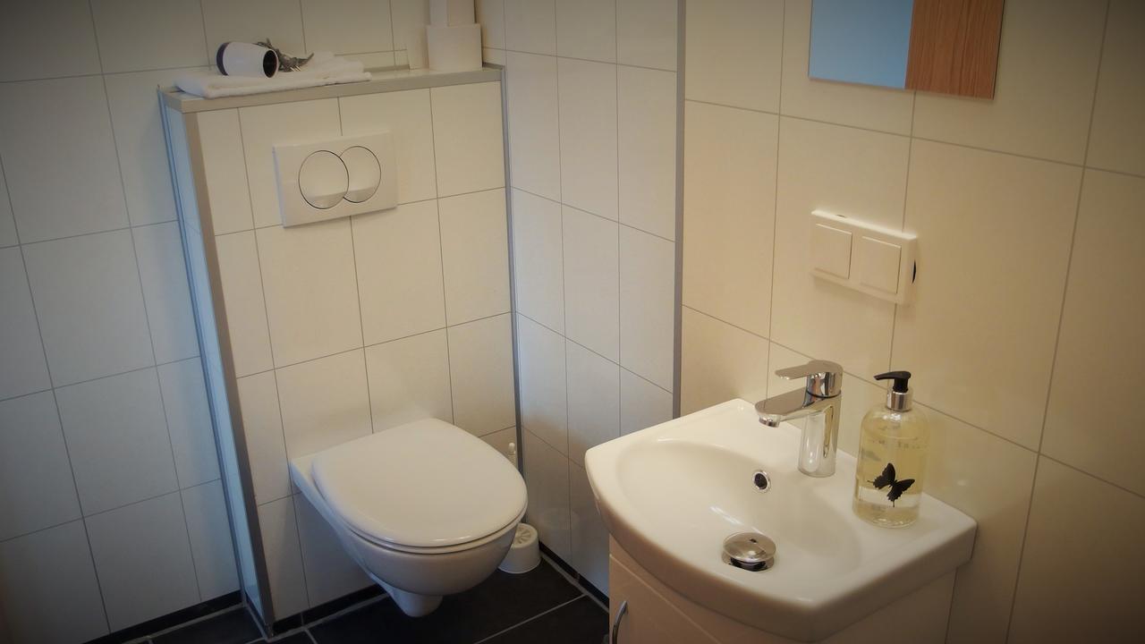 Husavik Hostel Экстерьер фото