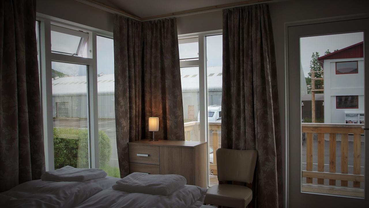 Husavik Hostel Экстерьер фото