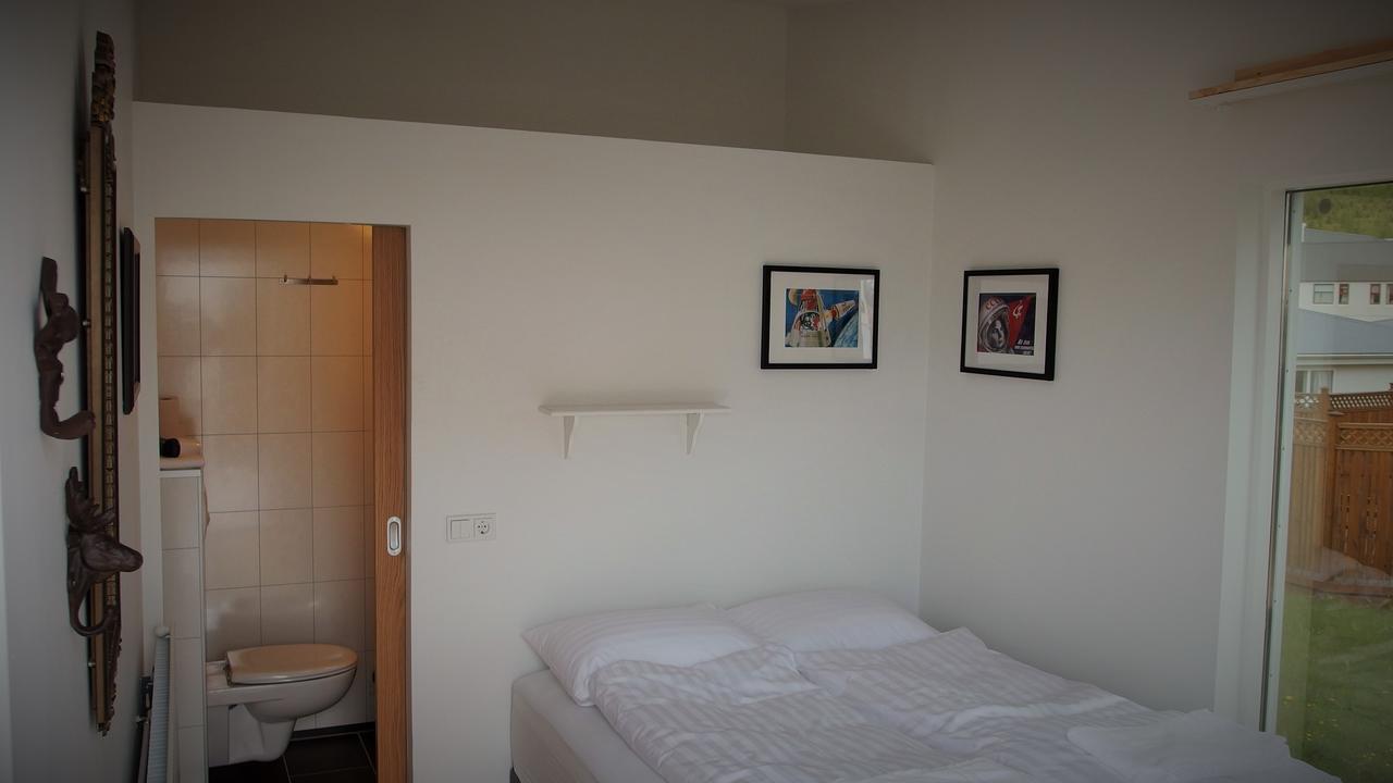 Husavik Hostel Экстерьер фото