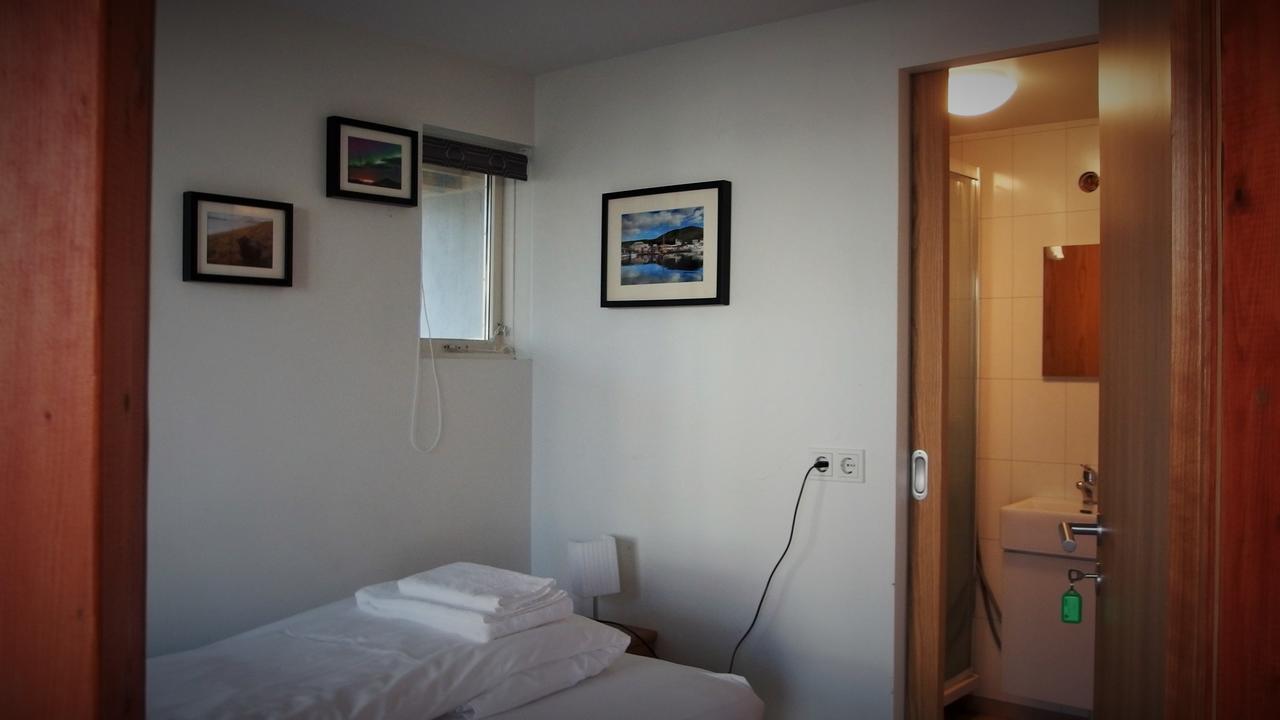 Husavik Hostel Экстерьер фото